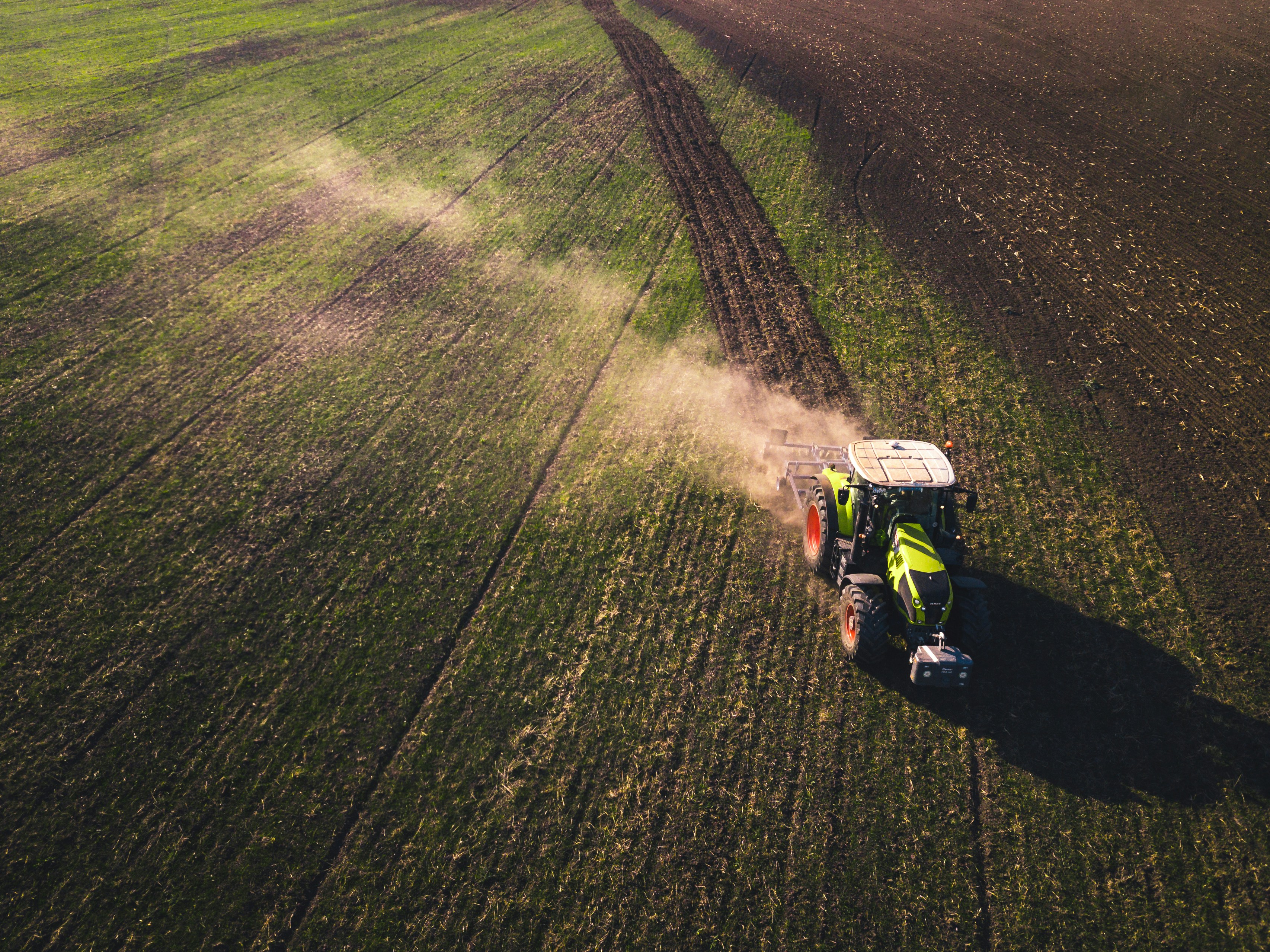 JÅSTAD TRAKTOR & MASKIN